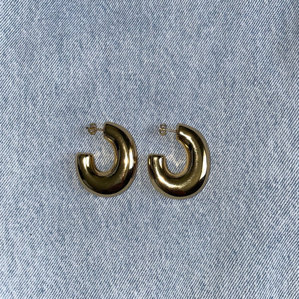 B. Collective Chunky Gold Hoop Earrings (Boutique) | SAMPLE SALE - Picture 3 of 3